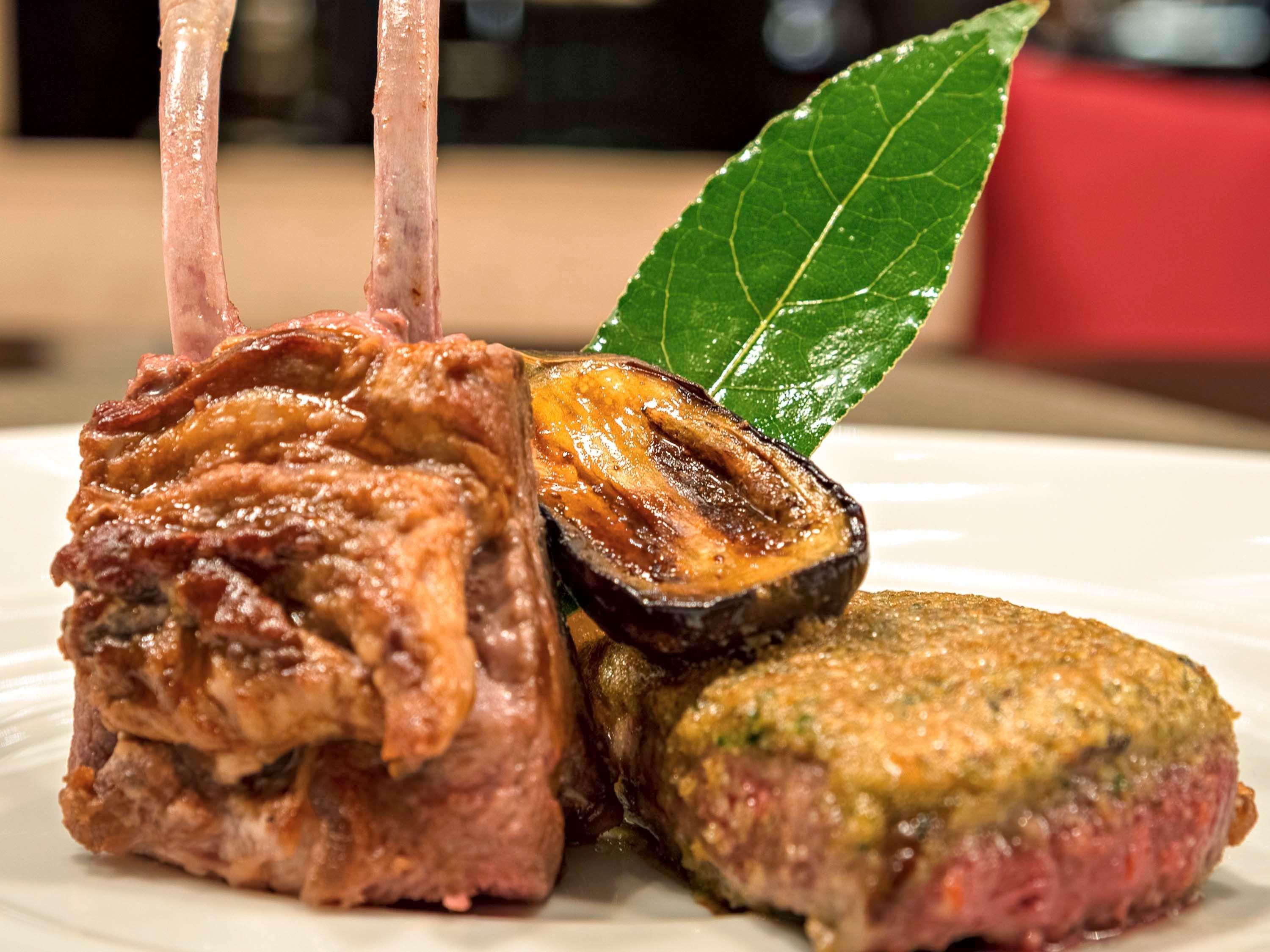 Sofitel Montevideo Casino Carrasco & Spa Buitenkant foto Aubergine and beef