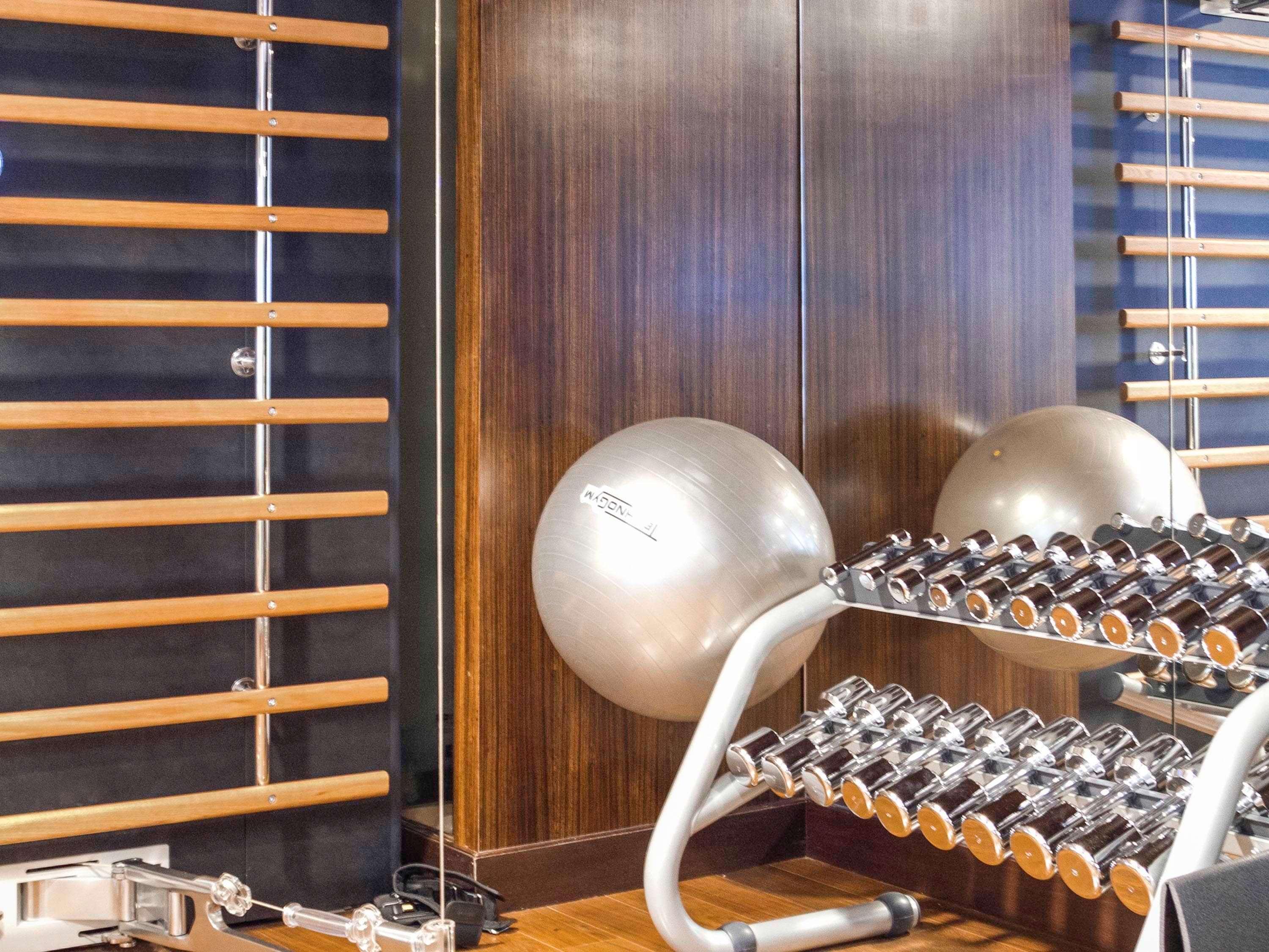 Sofitel Montevideo Casino Carrasco & Spa Buitenkant foto The gym at the 50m pool